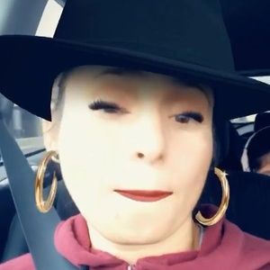 Meet your Posher, Perla